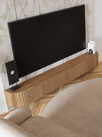 <p>Zaprojektowana w najmodniejszym obecnie duchu Japandi, Kolekcja Hibiki to mistrzowskie połączenie kunsztu stolarskiego, najwyższej jakości materiałów i organicznego designu, który zachwyca od pierwszego wejrzenia.</p>